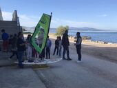 «Μαθαίνω κολύμβηση και επιλέγω αθλήματα της θάλασσας».  Η επίσκεψη του 64ου Δημοτικού Σχολείου