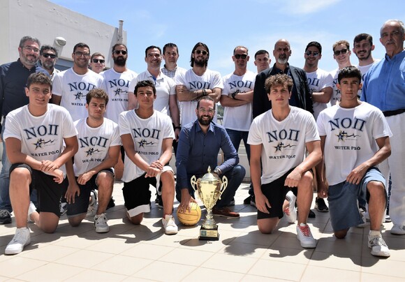 Στην Περιφέρεια Δυτικής Ελλάδος η πρωταθλήτρια ανδρική ομάδα πόλο του ΝΟΠ