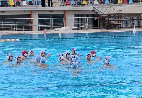 Κ12: Α΄ φάση αγώνων πρωταθλήματος προ-μίνι (αγοριών-κοριτσιών).  Επιτυχής η παρουσία των δελφινόπαιδων του ΝΟΠ στην Λάρισα