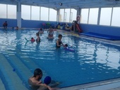 Ακαδημίες εκμάθησης κολύμβησης, στην κλειστή θερμαινόμενη  πισίνα.  Πρόγραμμα «Μπαμπάς/Μαμά και μωρό»